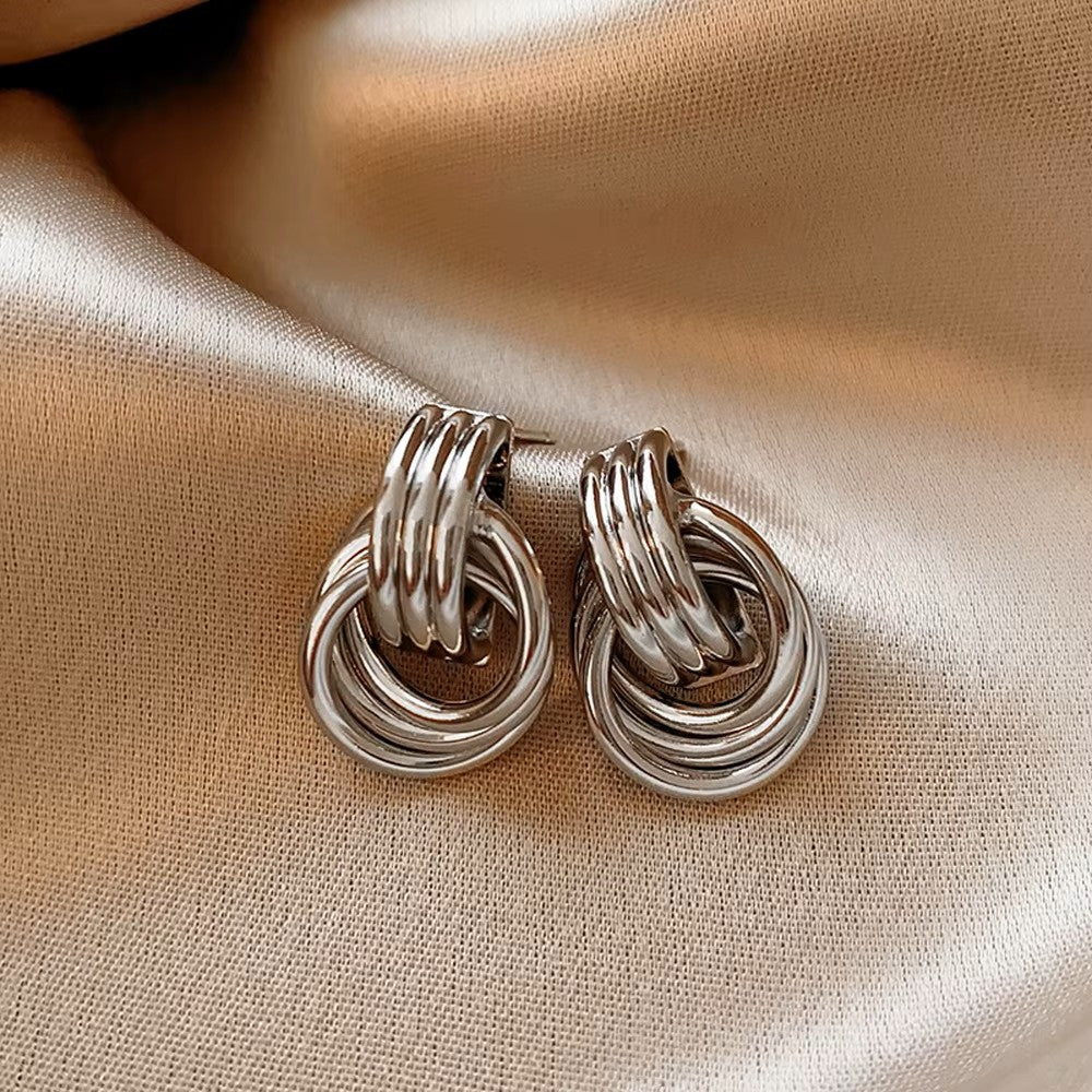 Twisted Hoop Link Earrings for Women – Elegant Interlocking Metal Loops, Available in Silver, Gold, or Two-Tone